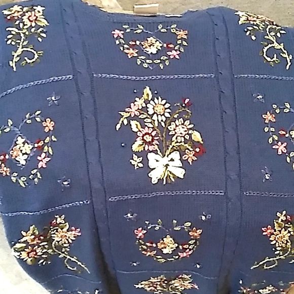 Maggie Lawrence Blue Floral Embroidered beaded Sweater. Size See Measurements - Picture 9 of 10